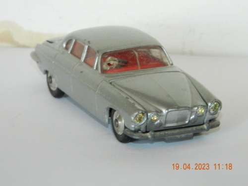 CORGI TOYS  -  238   -  JAGUAR MK X
