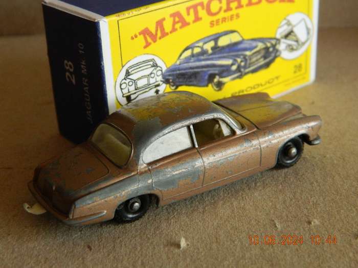 MATCHBOX SERIES  -  28  -  JAGUAR MK. 10