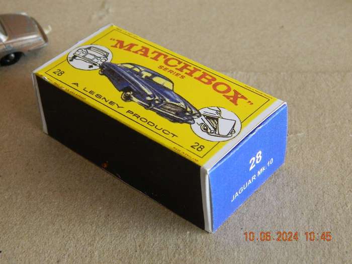 MATCHBOX SERIES  -  28  -  JAGUAR MK. 10