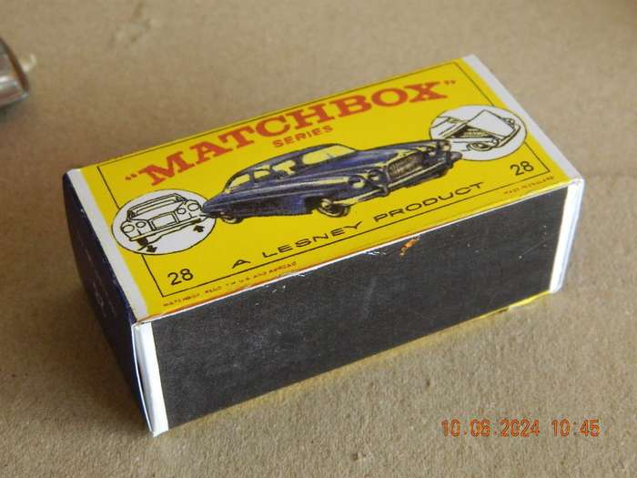 MATCHBOX SERIES  -  28  -  JAGUAR MK. 10