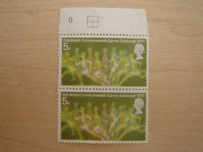 1970 Great Britain - Commonwealth Games 5 d vertical pair MNH with border