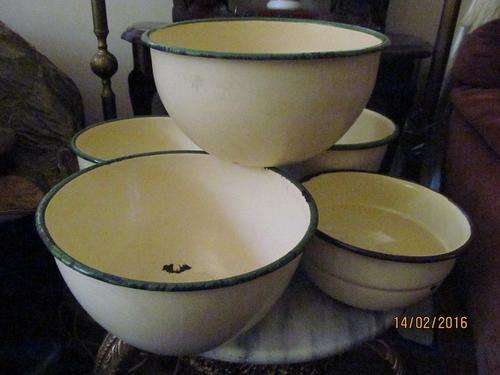 VINTAGE 5 MIXING BOWLS- Enamel