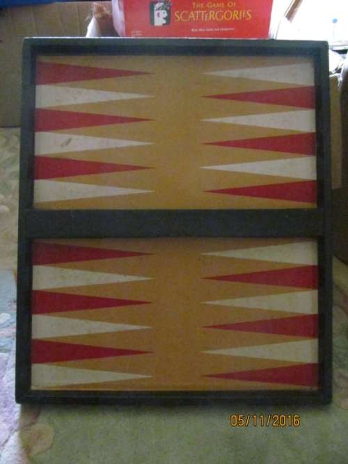 CHESS-GAMMON!!?? Complete set of Carved Wood Chess Pieces and a Leather Covered Backgammon Board