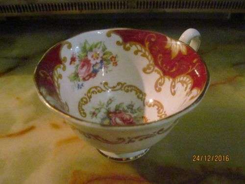 ROYAL ALBERT !! Vintage Royal Albert Canterbury Rose Teacup - Rare item