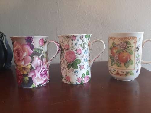 3 porcelain cups