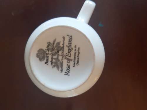 3 porcelain cups
