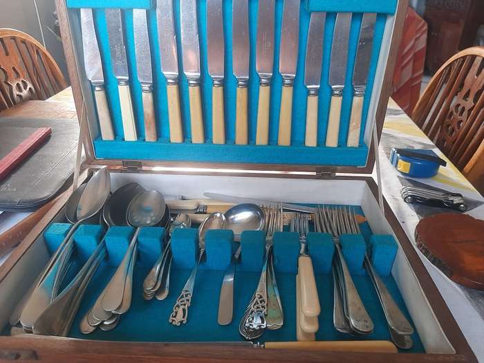 Cutlery set (Mixed Lot as per description, some noteworthy names between the Lot