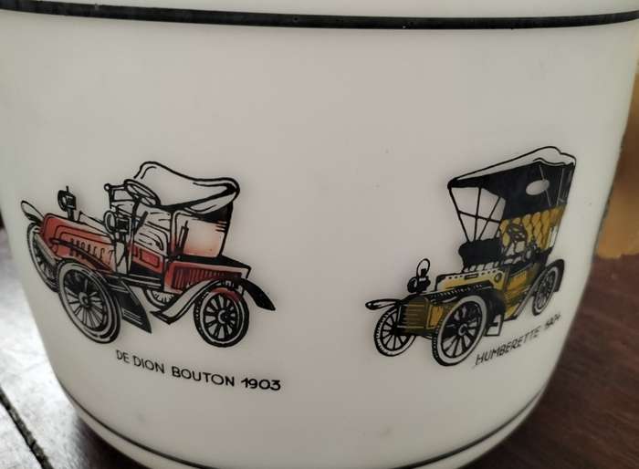 Vintage lamp shade with vintage car theme