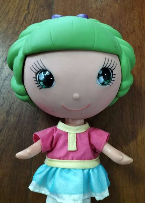 Vintage plastic doll - Strawberry Shortcake