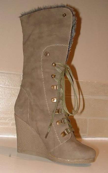 sizes 4 0r 5 (37 or 38 ) Khaki Fur lined mid - calf WEDGE boots. By Mustang Spain.