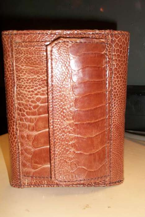 OSTRICH PURSE. SIZE; 13CM X 10CM CLOSED. UNISEX