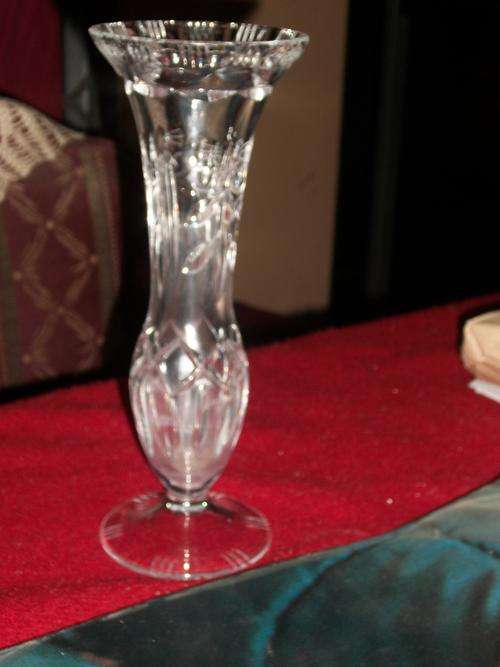 TALL CRYSTAL VASES DIAMOND CUT. PUDO R57.00