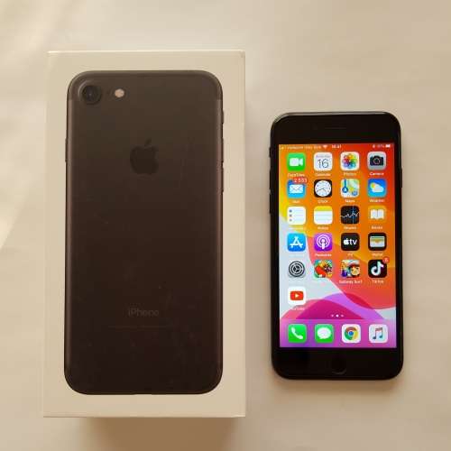iPhone 7 32GB Matte Black. Bargain!