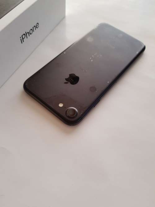 iPhone 7 32GB Matte Black. Bargain!