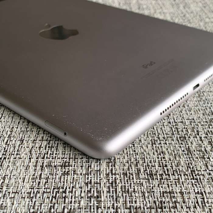 Apple iPad 6th Gen Space Grey 128GB Cellular (3 Month Warranty)