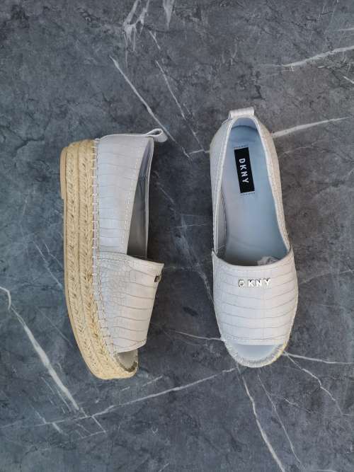 DKNY ladies Sandals