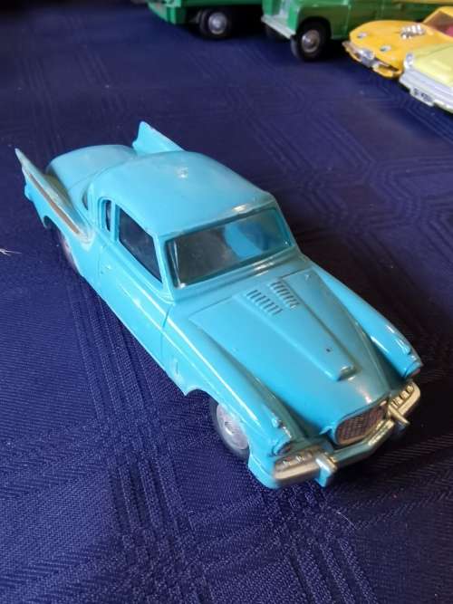 Corgi toys 211 Syudebaker blue. Not dinky or matchbox