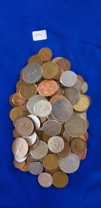 Mixed world coins. 100+.Lot 4. One bid takes all.