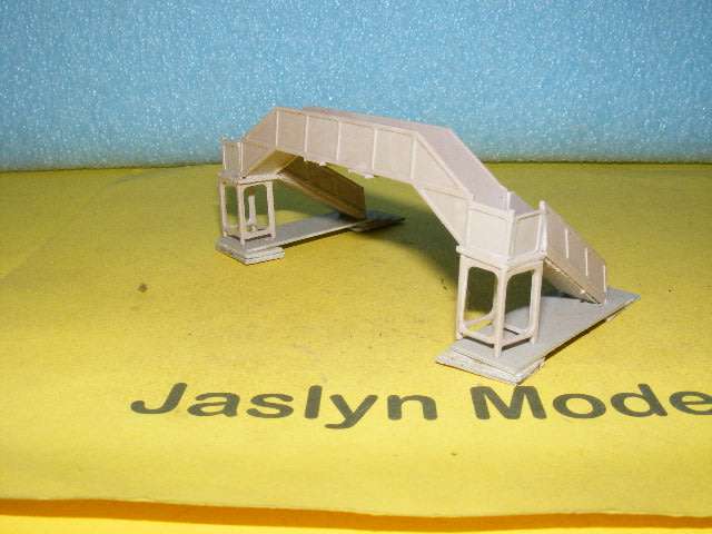N Gauge Pedestrian bridge