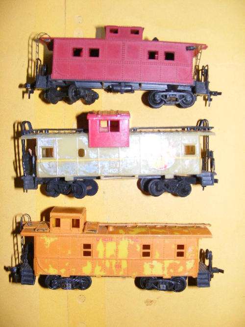 HO Job Lot Cabooses X 3