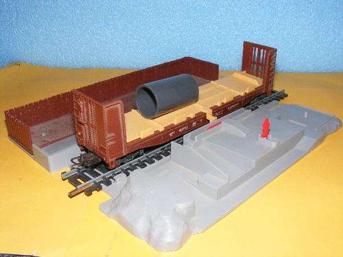 Lima HO Auto Pipe un-loader.