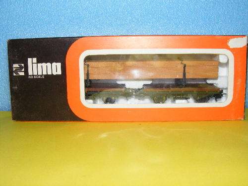 Lima HO Twin Flat bed with wood load (Boxed)