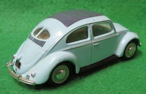 **MATCHBOX DINKY**1951 VW BEETLE**RUBBER TYRES**SPLIT WINDOW**1/43 SCALE*-1988**IN BOX**