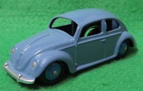 **DINKY**VW BEETLE**DEAGOSTINI**RUBBER TYRES / METAL BASE**1/43 SCALE**IN BOX**