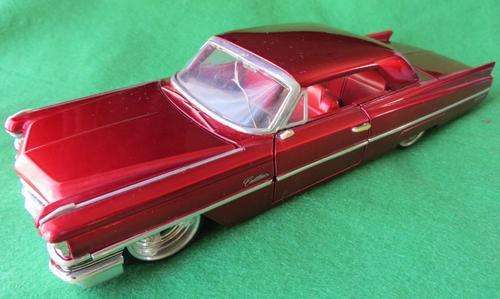 **JADA TOYS**1963 CADILLAC SERIES 62**SCALE 1/24**