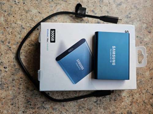 Samsung T5 Portable SSD 500GB