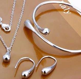 *R450* Local stock, New 925 Sterling silver water drop Pendant w, option to add any the matching set