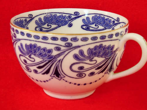 Royal Doulton trio Sandhurst pattern 1902-1922. Ref. C/83