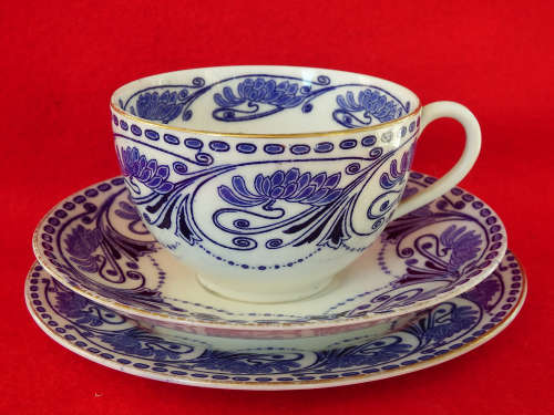 Royal Doulton trio Sandhurst pattern 1902-1922. Ref. C/83