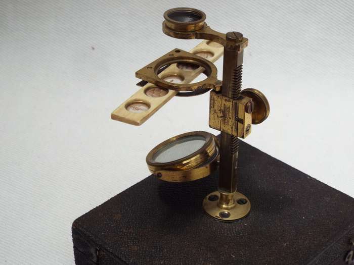 A rare Ellis Aquatic type botanical field microscope circa 1780-1810. Ref.MA/37