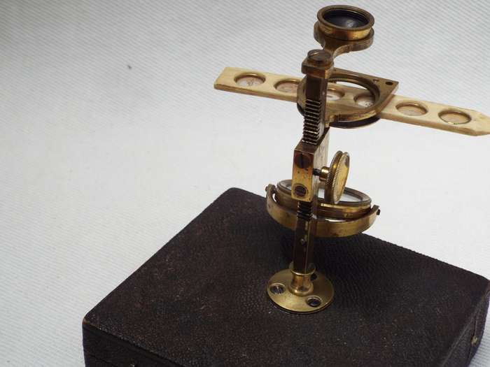 A rare Ellis Aquatic type botanical field microscope circa 1780-1810. Ref.MA/37