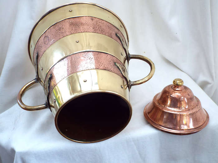 A Copper and Brass Dutch Doofpot.  Circa 1850-1880. Ref.MA/40