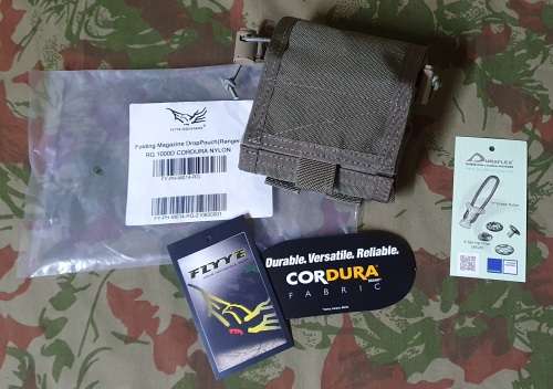 Flyye Industries : Folding Magazine Drop Pouch