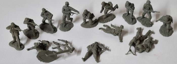 Conte Collectibles - German Infantry Figures x 14