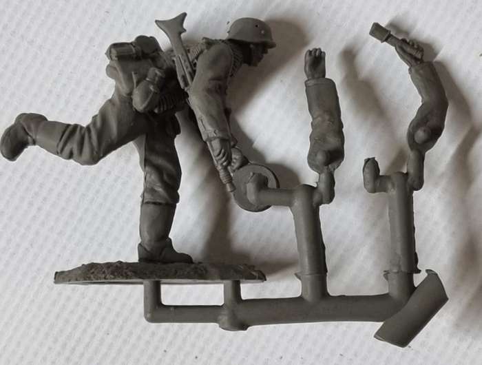 Conte Collectibles - German Infantry Figures x 14