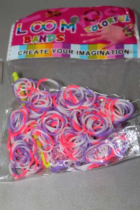 THREE TONE PINK, WHITE AND PURPLE 200'S LOOM BANDS Including Loom Hook & S-Clips