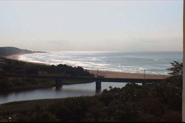 Pearly Shells WEEKEND (03-06 Dec) for 2 Adults & 2 Children in South Coast area
