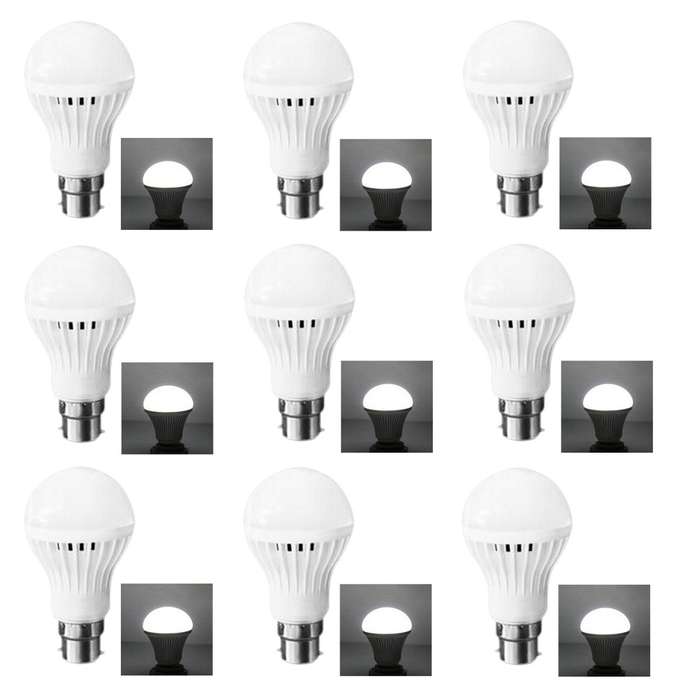 BULK SALE: 50x LED Light Bulbs 5W LED 12V B22. These are 12Volts products. Collections Are Allowed.