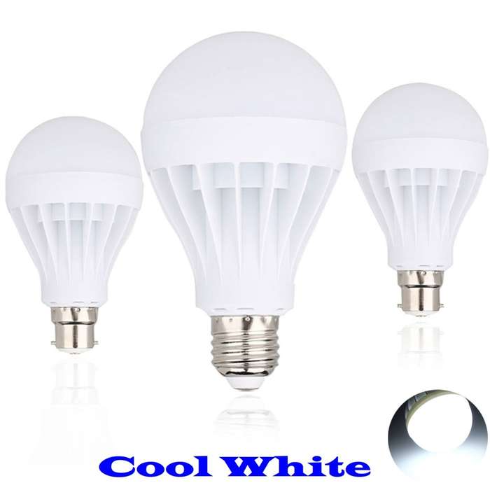 LED Light Bulbs 9W 12V E27 Cool White. Ideal For 12V Solar Systems. Collections Are Allowed.