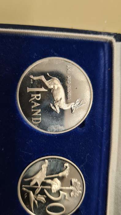 1984 Proof Set - Silver Rand included - In neat condition