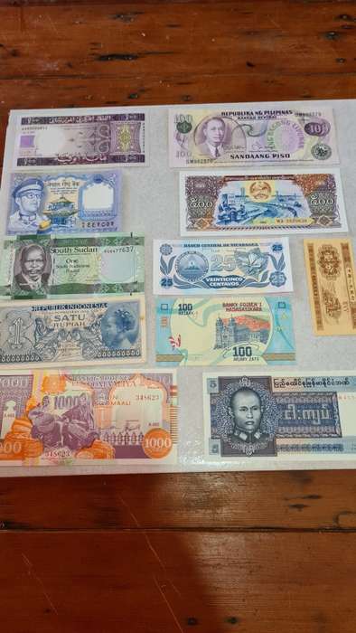 Lot of 11 interesting world bank notes! - Start an awesome collection easily!
