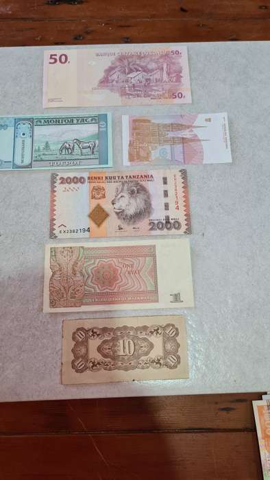 Lot of 6 world Bank notes - an interesting lot!
