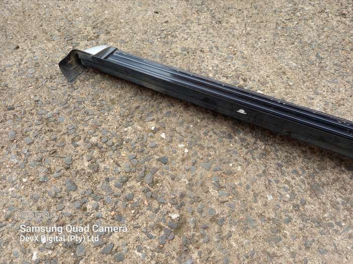 Est Retail Upto R5800 - Single Excalibur Side Step For Vans/Bakkies - Silver & Black
