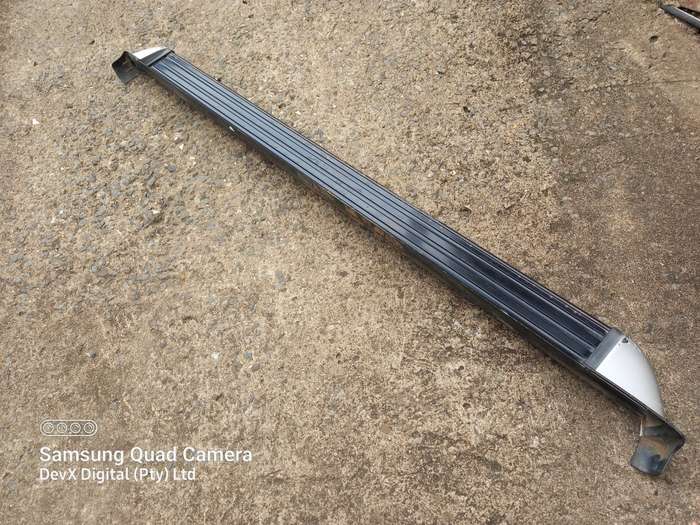 Est Retail Upto R5800 - Single Excalibur Side Step For Vans/Bakkies - Silver & Black