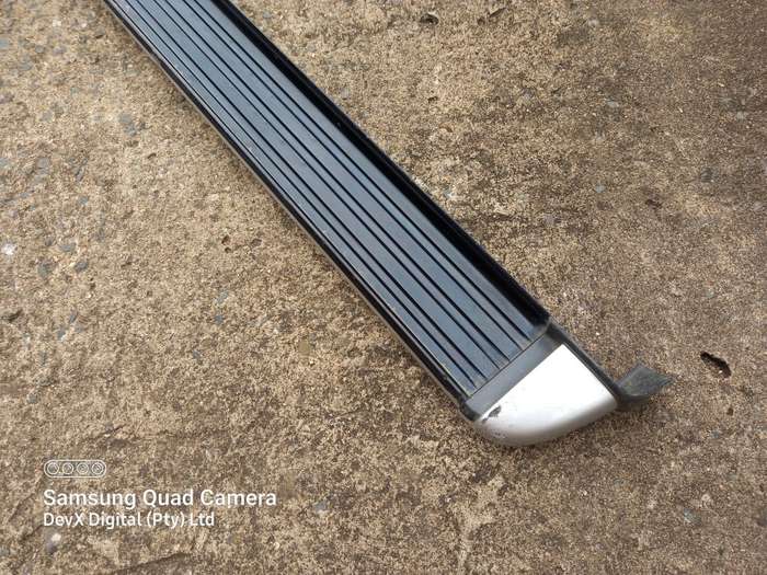 Est Retail Upto R5800 - Single Excalibur Side Step For Vans/Bakkies - Silver & Black