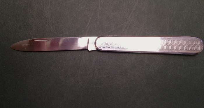 Stainless steel Triangolo pocket knife
